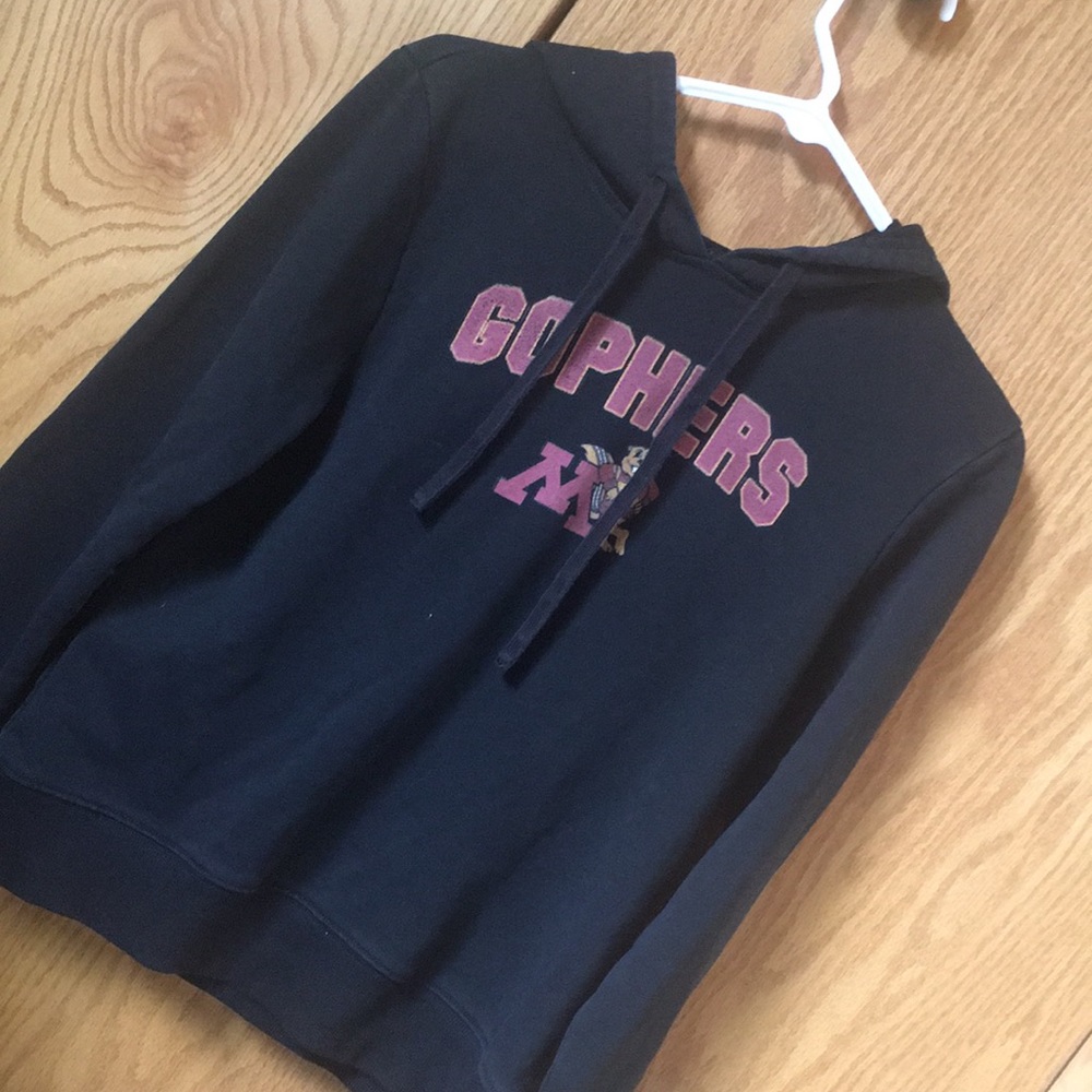 sweat shirt